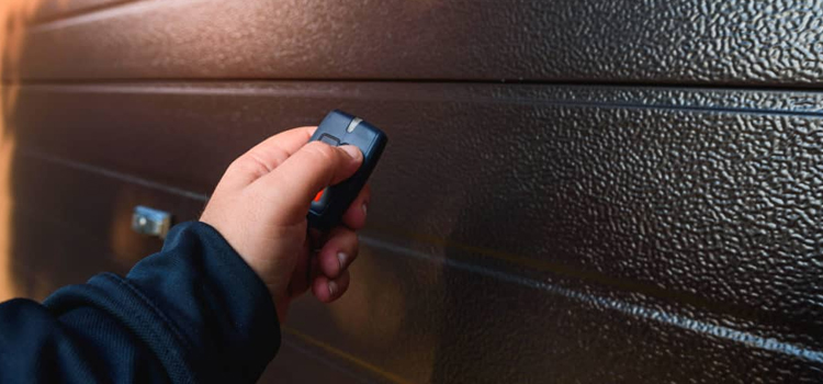 automatic door opener with remote control in Oak Forest